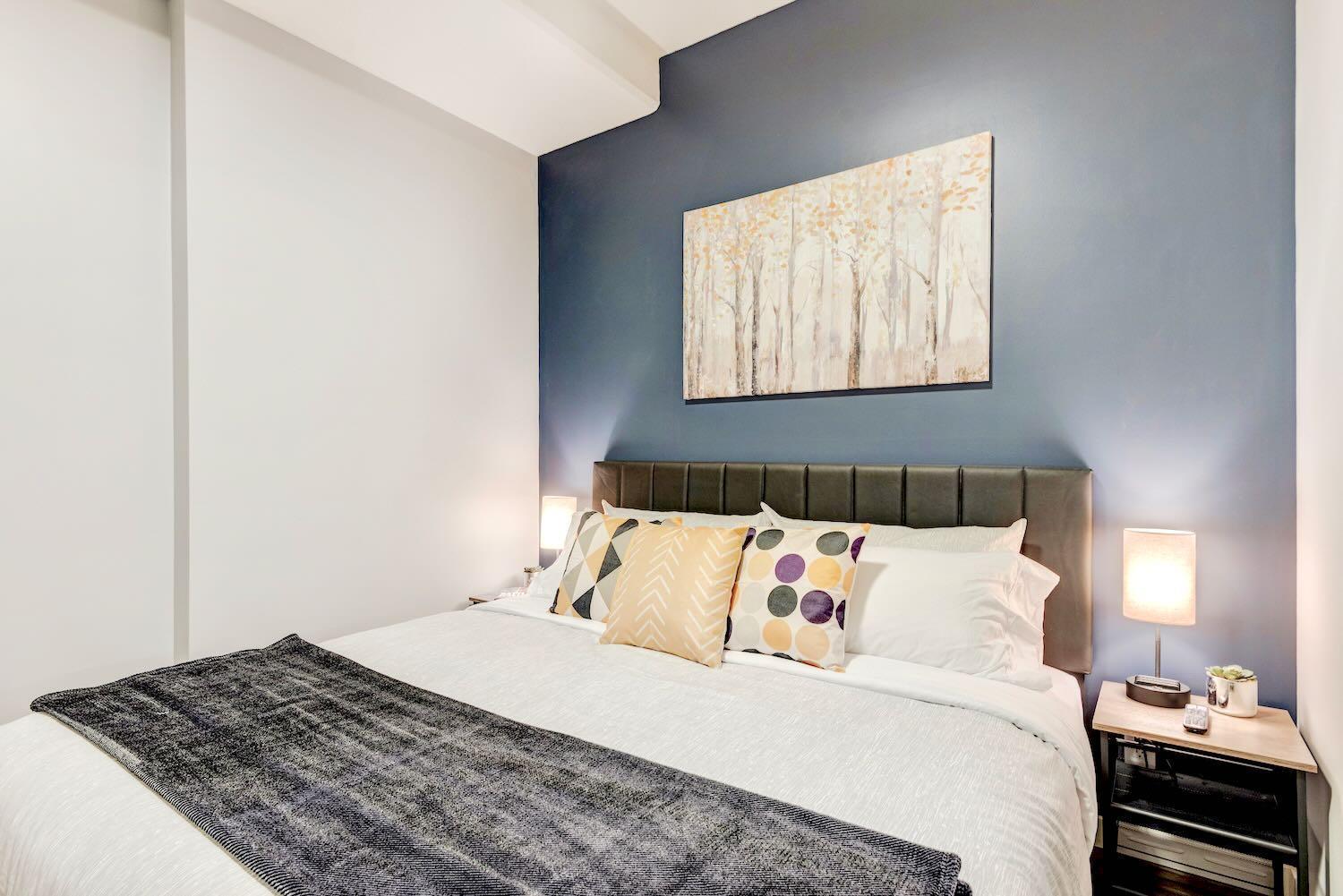 YYC Modern 2Br Condo - King Bed - Downtown City Views מראה חיצוני תמונה